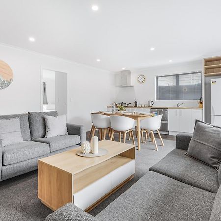 Modern Retreat With King Bed - By Kosh Bnb Hamilton Eksteriør billede