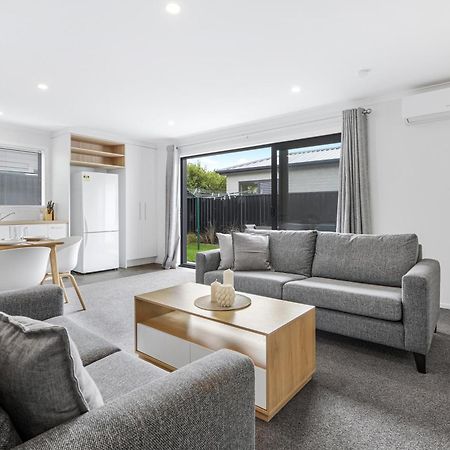 Modern Retreat With King Bed - By Kosh Bnb Hamilton Eksteriør billede