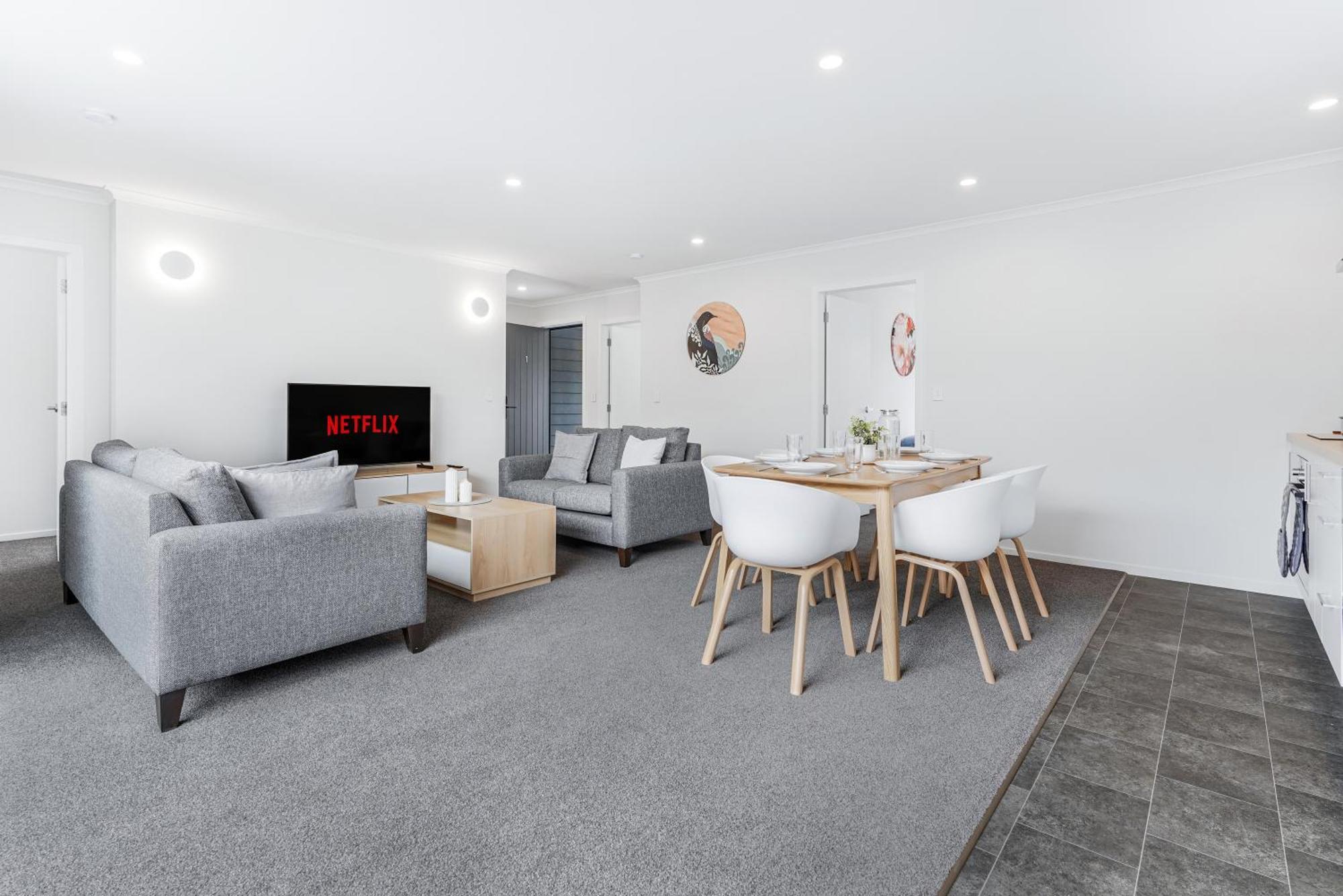 Modern Retreat With King Bed - By Kosh Bnb Hamilton Eksteriør billede