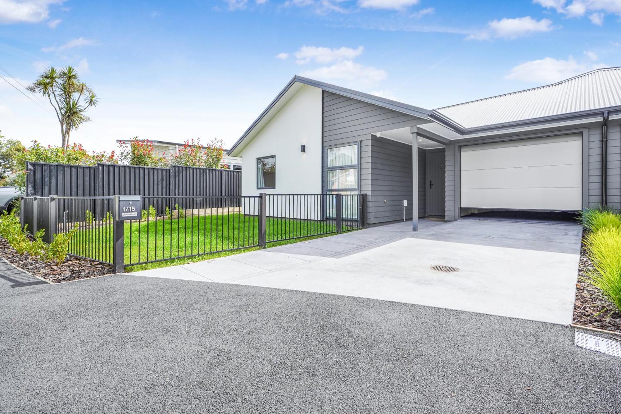 Modern Retreat With King Bed - By Kosh Bnb Hamilton Eksteriør billede